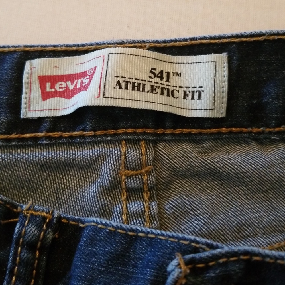 Levis 541 Athletic Fit Jeans